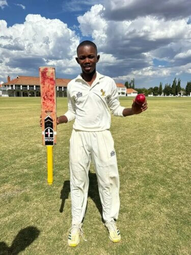 Luphelo Mdyesha stars with bat and ball as Graeme College trounce Union