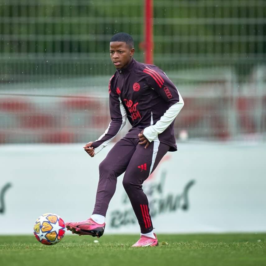 Aphiwe Buthelezi heading to the USA with the FC Bayern World Squad