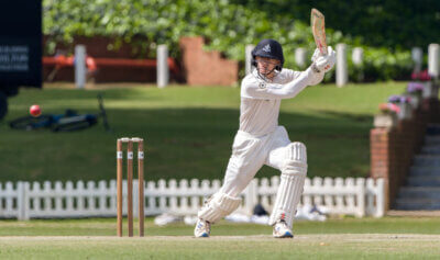 Seymore leads Paul Roos from the front at Peninsula Festival