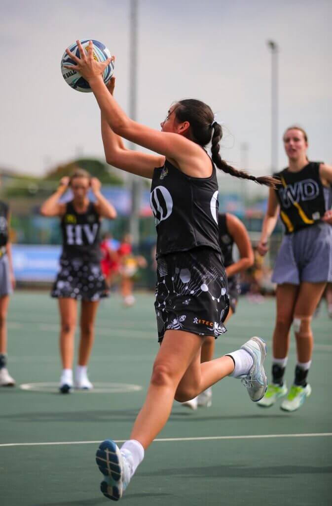 Sentraal, La Rochelle en Framesby sit segetogte voort by Kloof-Netbalfees